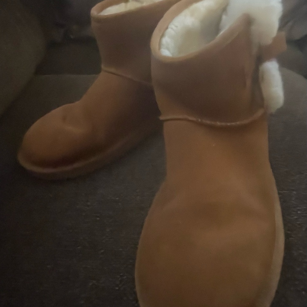 Kookaburra boots by UGG